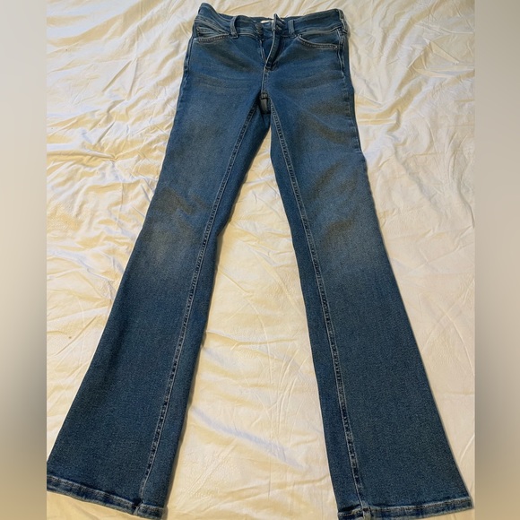 We The Free Shayla Skinny Flare Jean - Picture 6 of 6